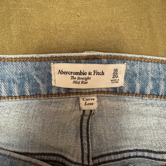 Abercrombie & Fitch Curve Love The Straight High Rise Jean - Picture 2 of 2